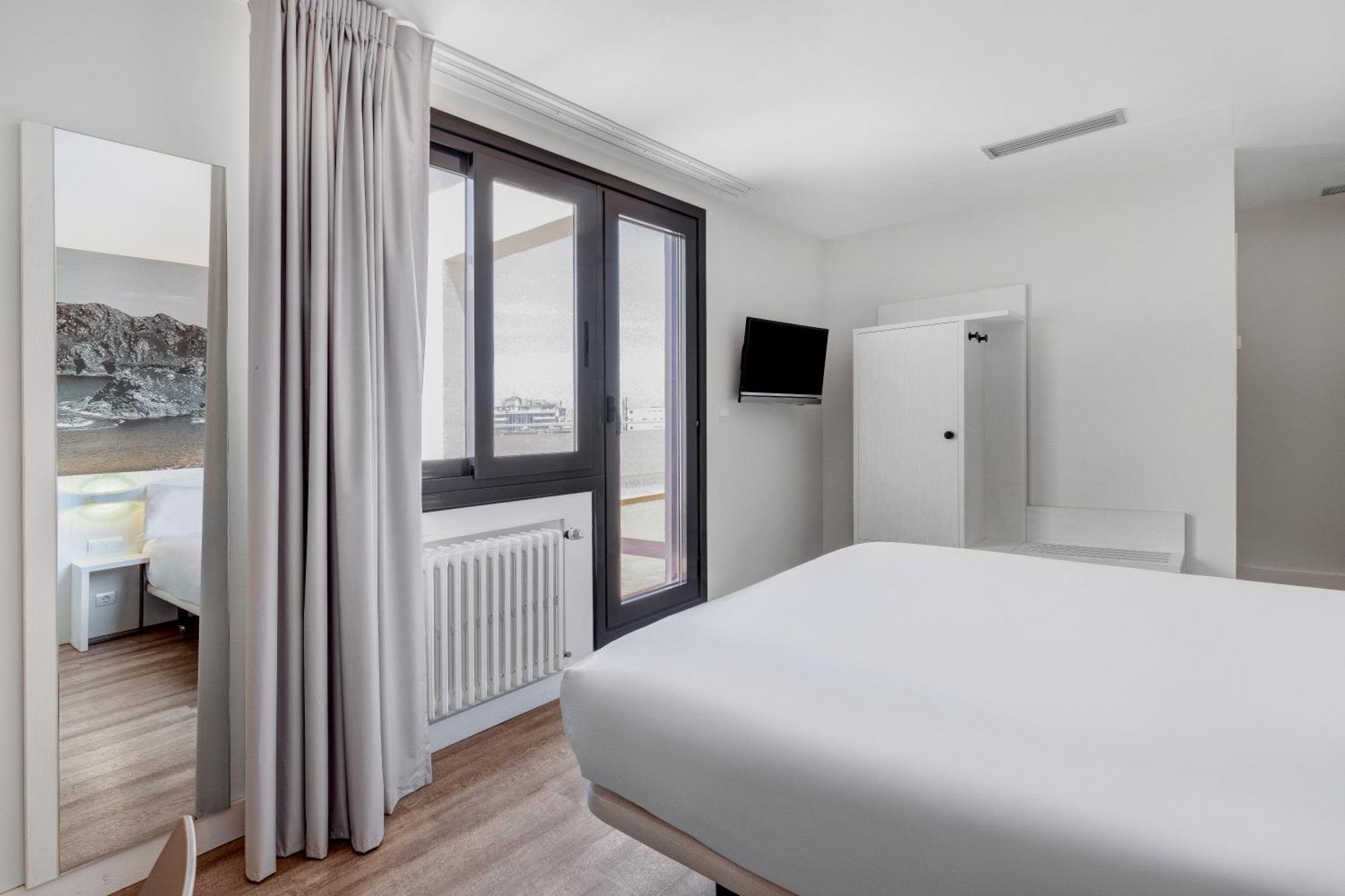 B&B Hotel Vigo Bagian luar foto