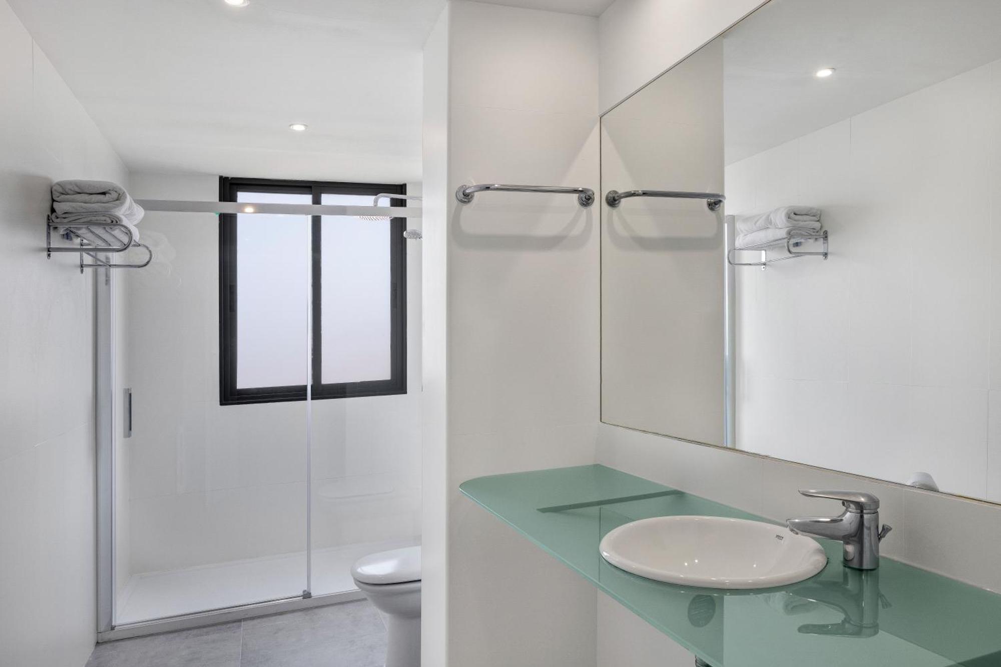 B&B Hotel Vigo Bagian luar foto