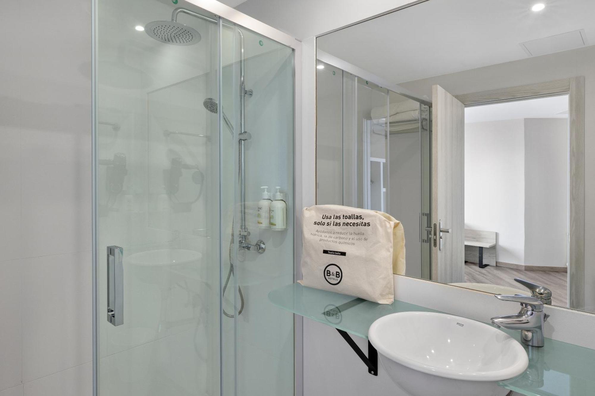 B&B Hotel Vigo Bagian luar foto
