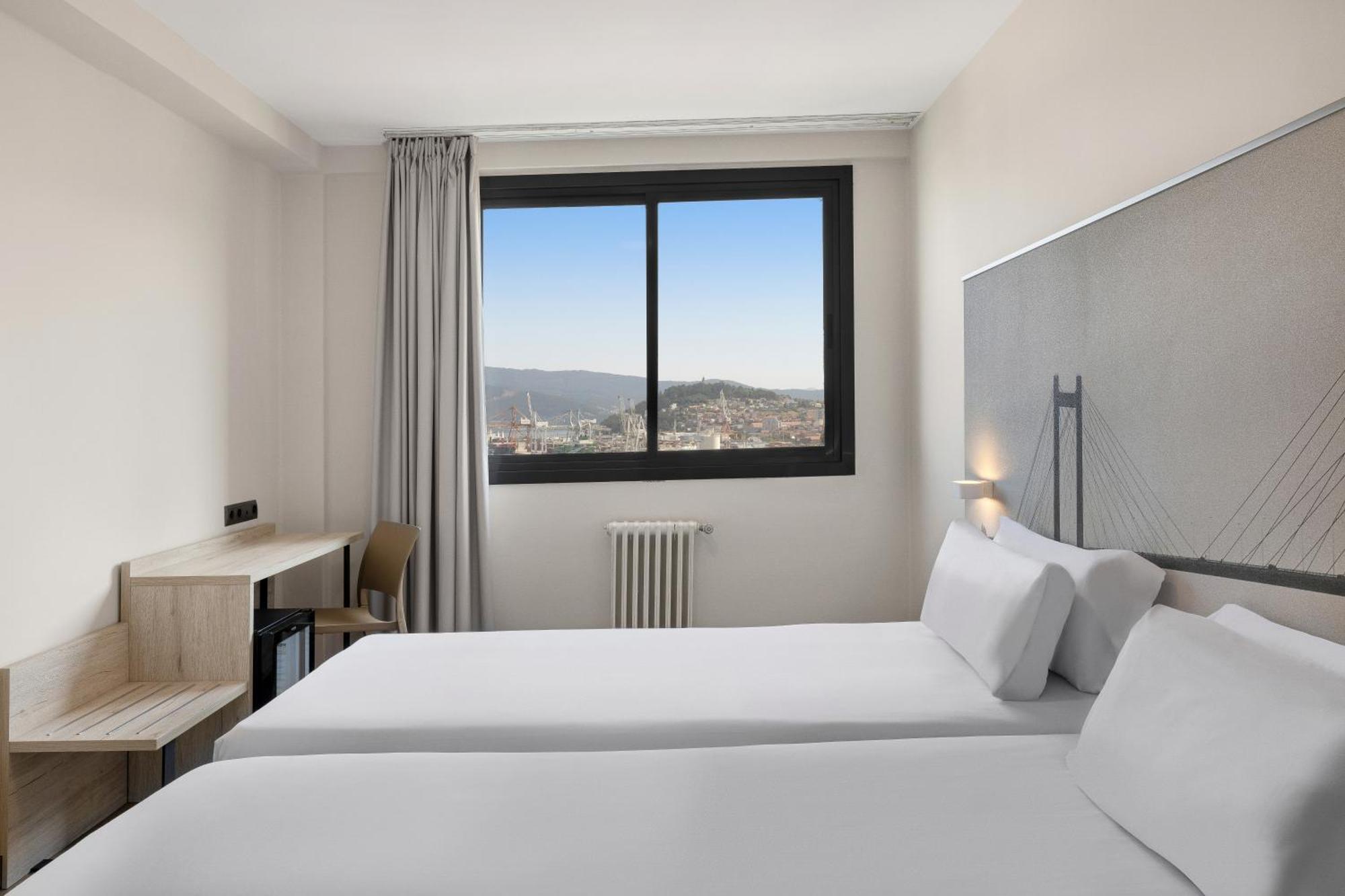 B&B Hotel Vigo Bagian luar foto