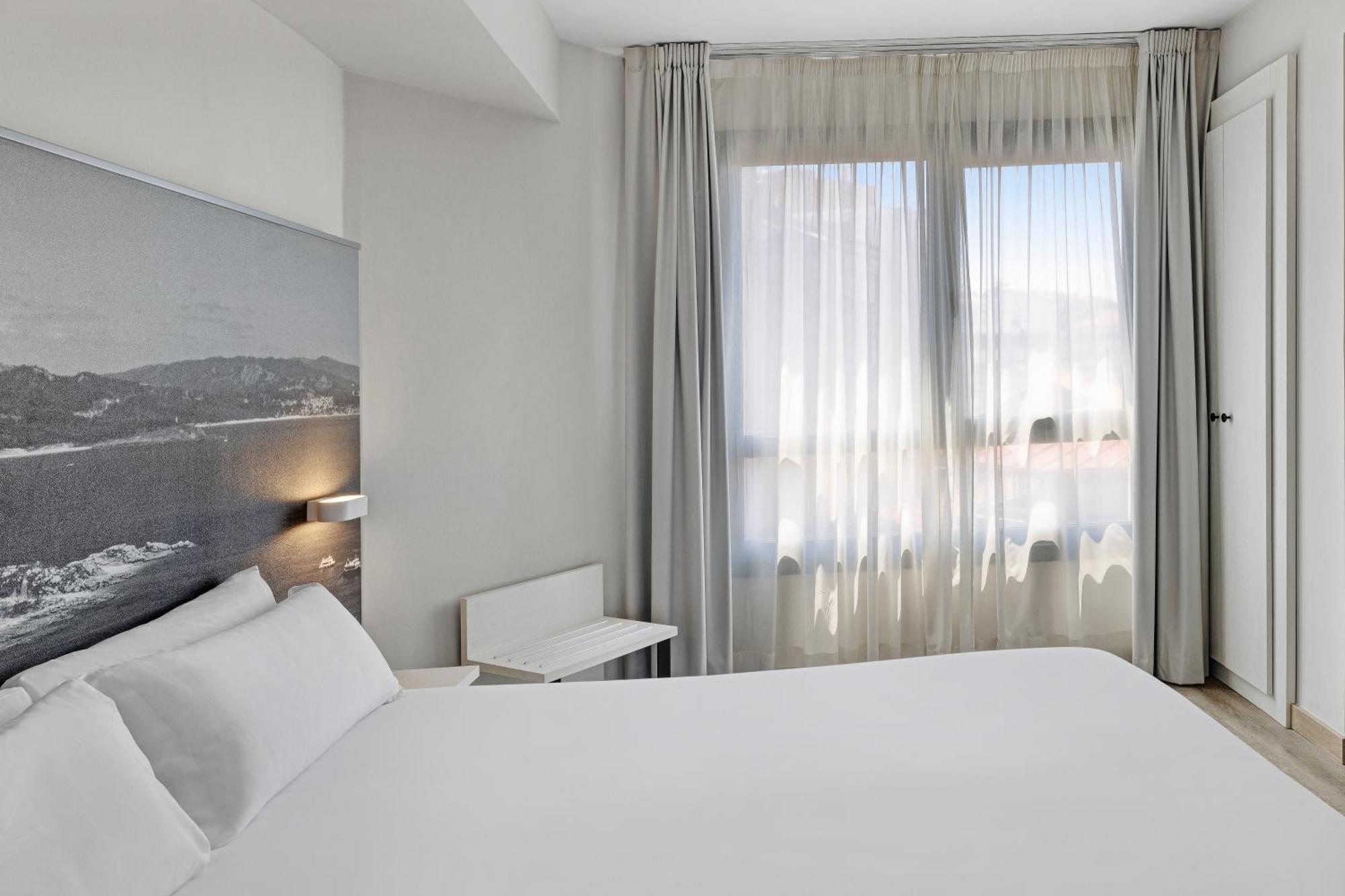 B&B Hotel Vigo Bagian luar foto