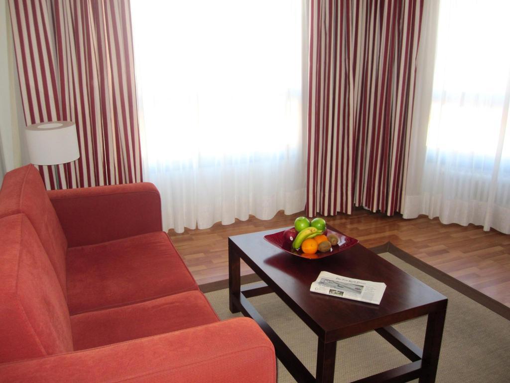 B&B Hotel Vigo Bagian luar foto